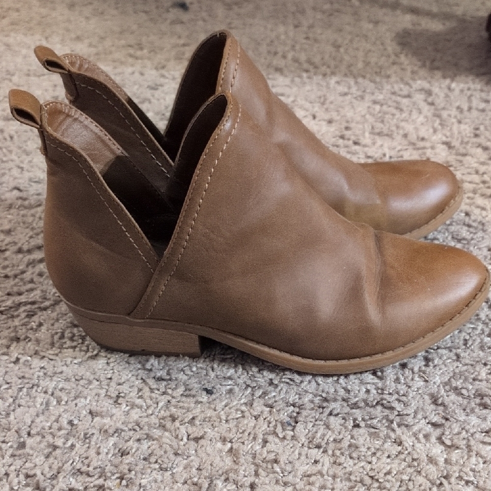 Universal Thread Brown Ankle Boots - Picture 6 of 6